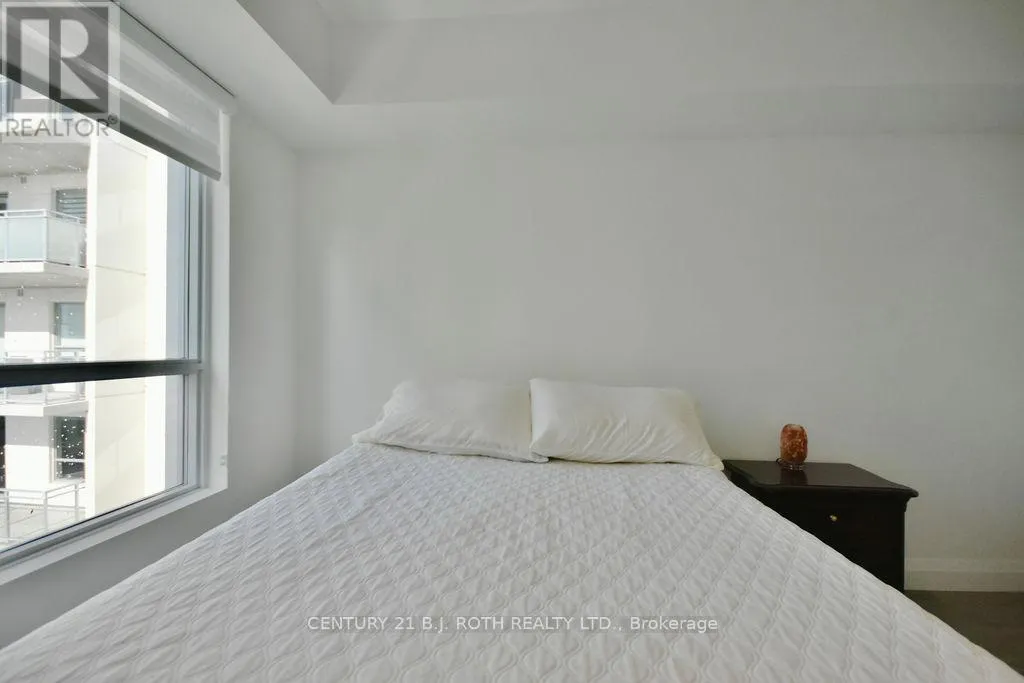 818 - 58 LAKESIDE TERRACE