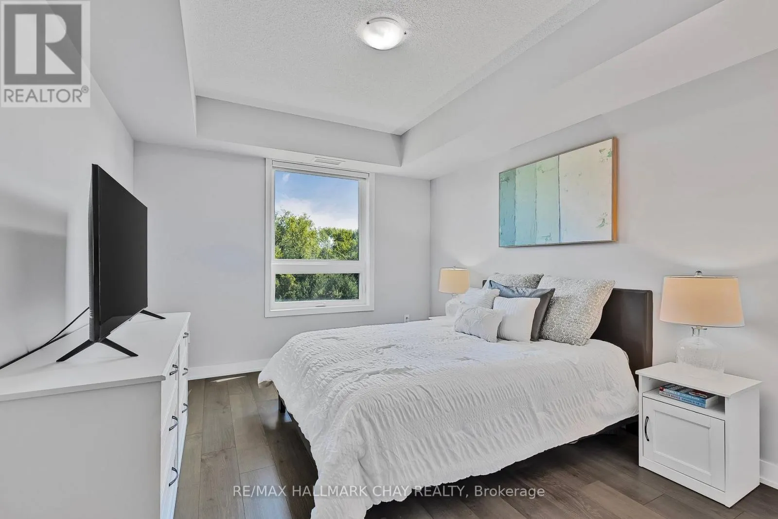 208 - 5 CHEF LANE