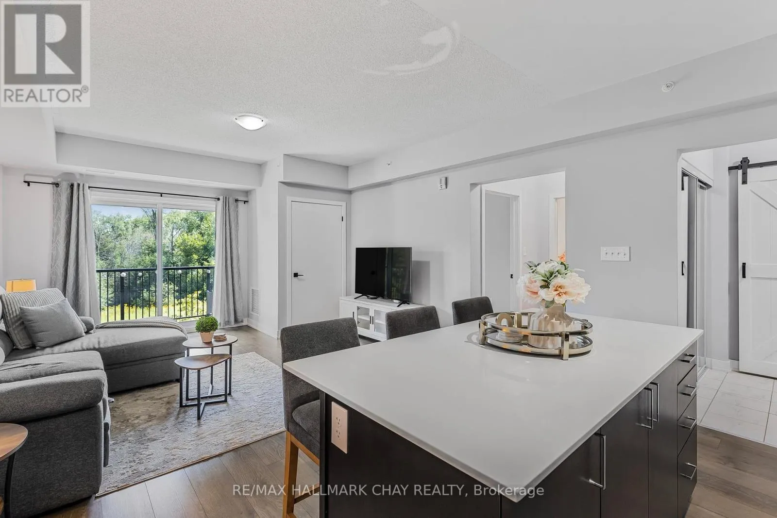 208 - 5 CHEF LANE
