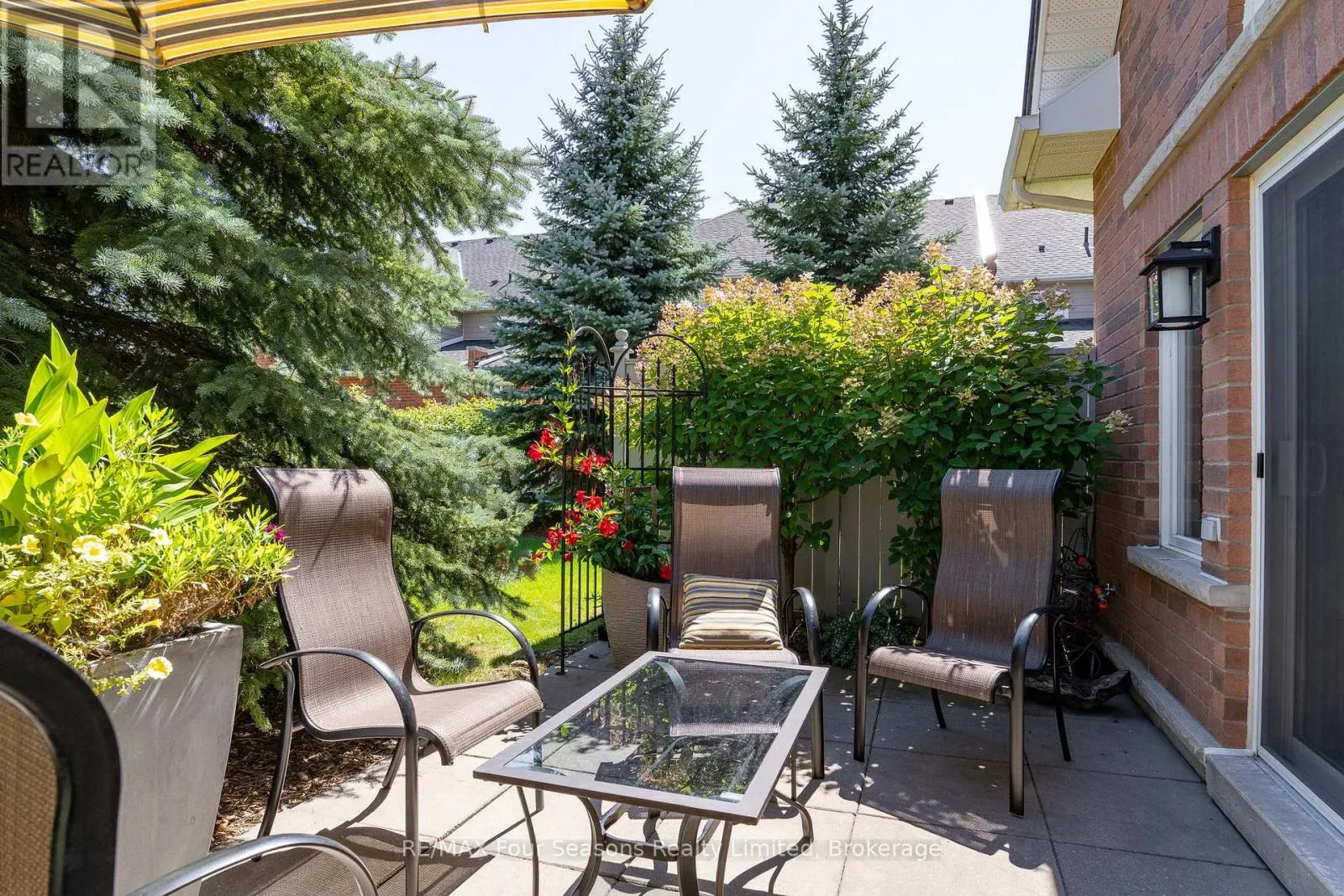 13 WESTMOUNT MEWS