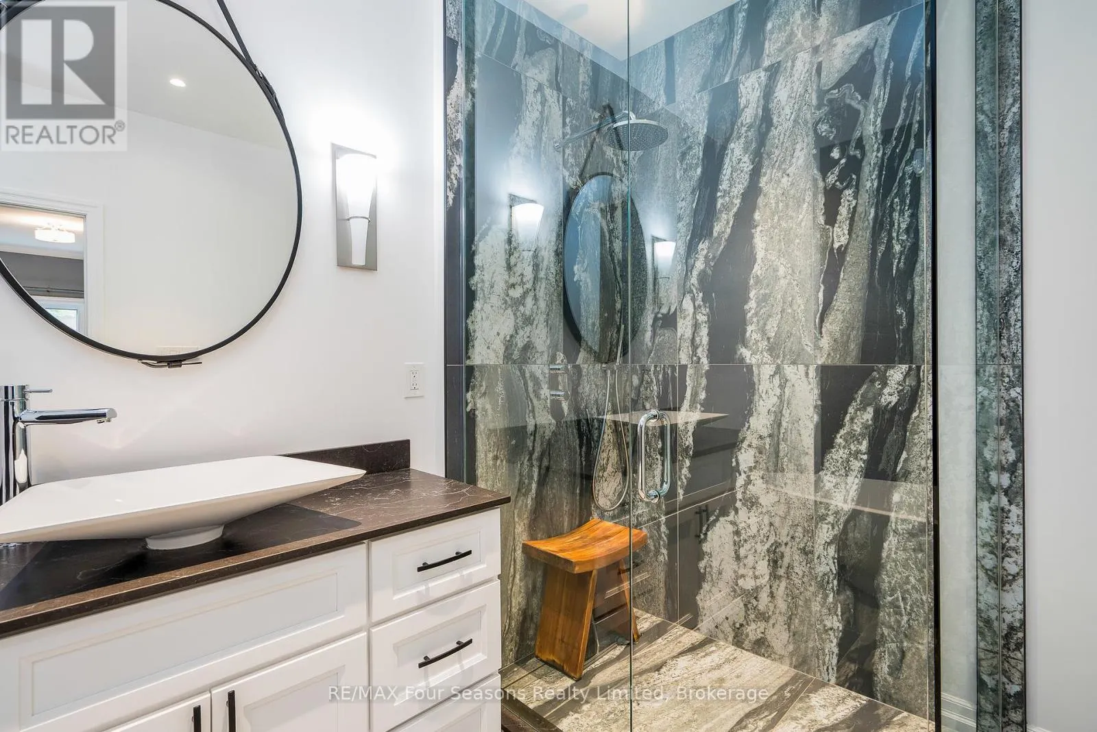 13 WESTMOUNT MEWS