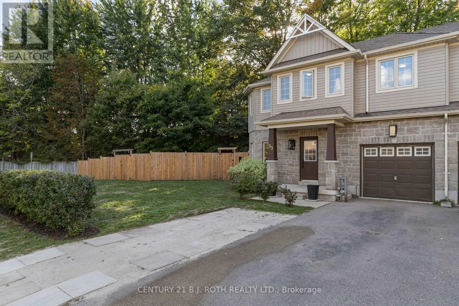 33 ARCADIA ROAD