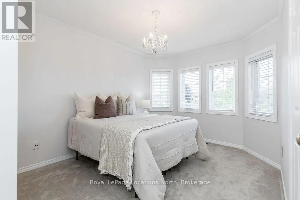 10 BARWICK DRIVE