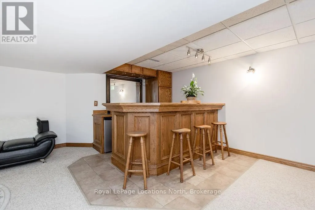 10 BARWICK DRIVE