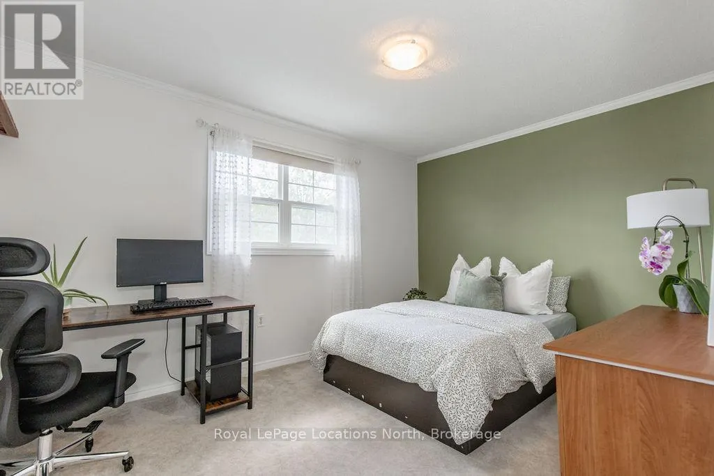 10 BARWICK DRIVE