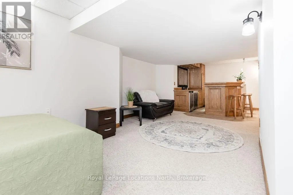 10 BARWICK DRIVE
