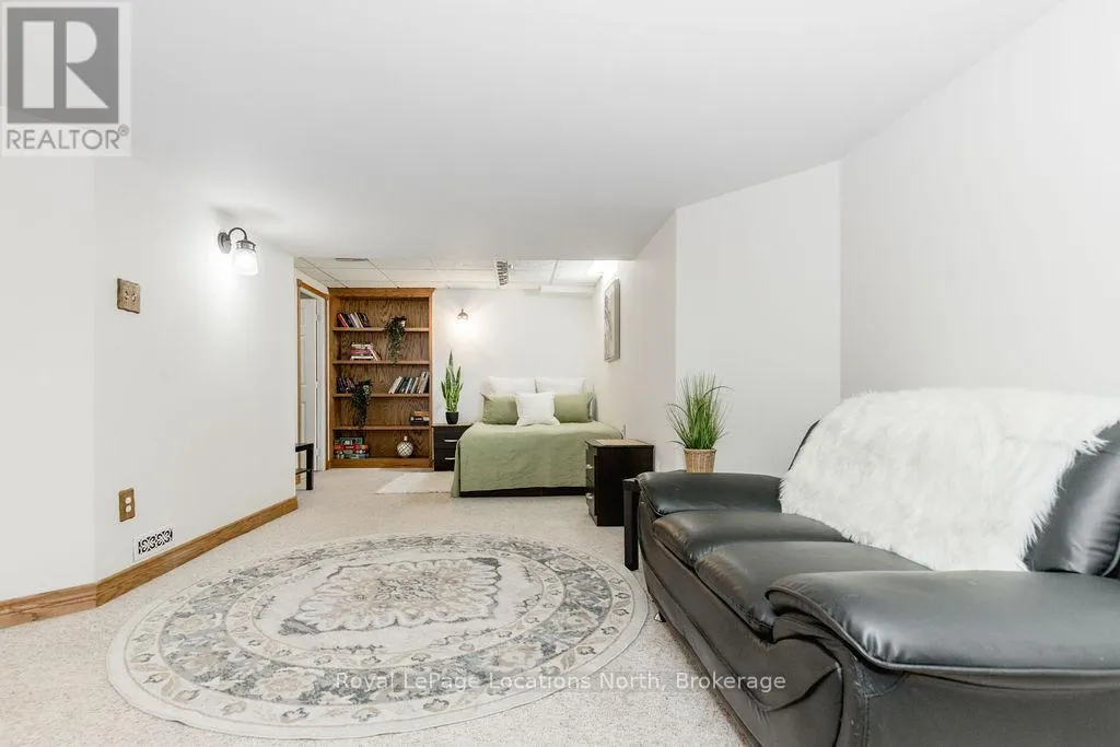 10 BARWICK DRIVE