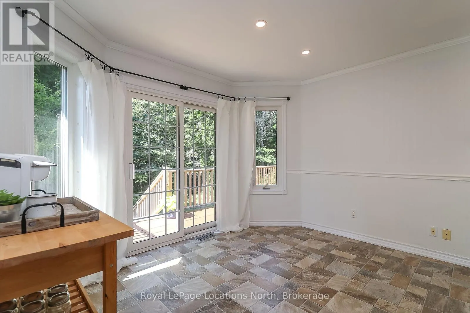 160 FERNBROOK DRIVE