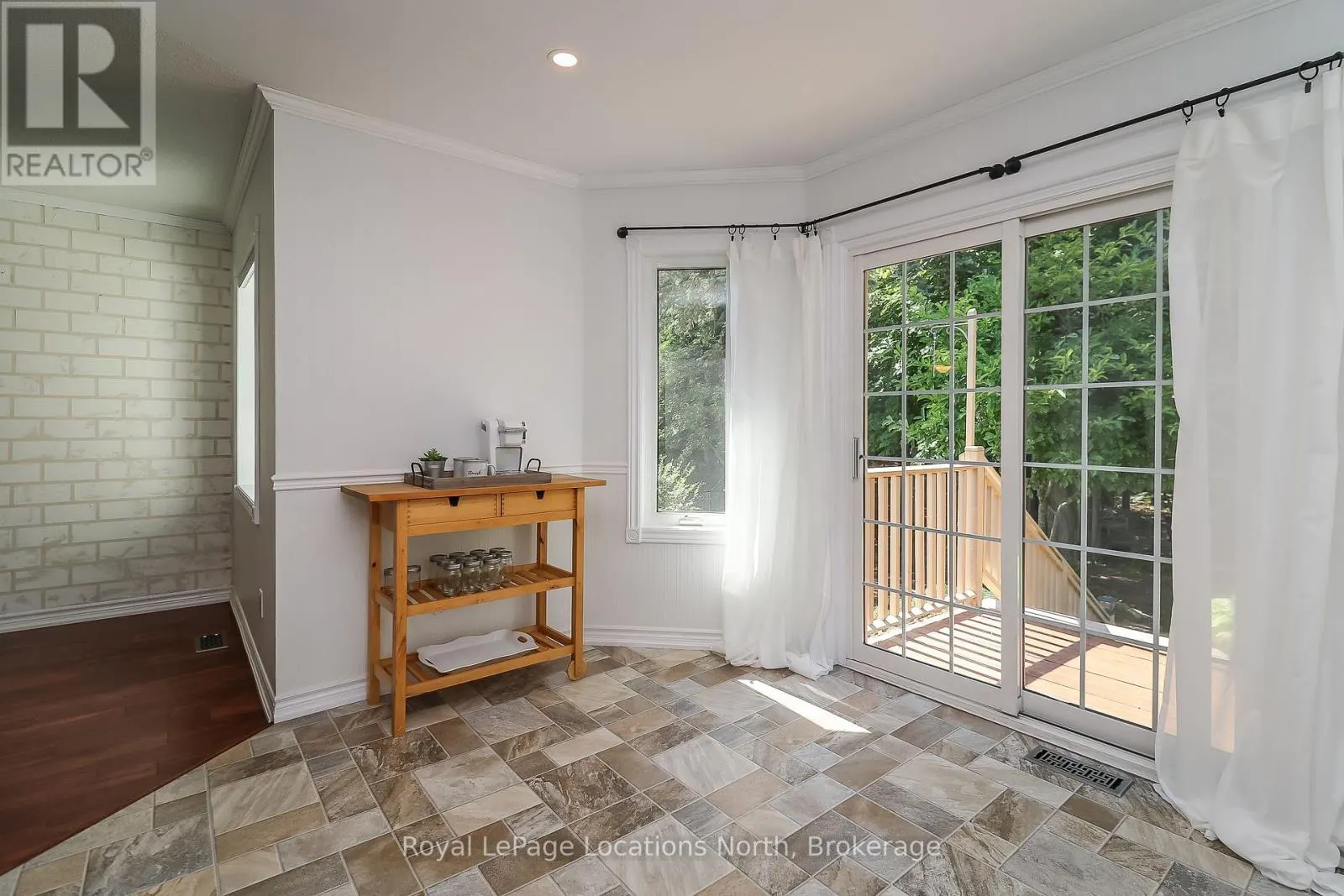 160 FERNBROOK DRIVE