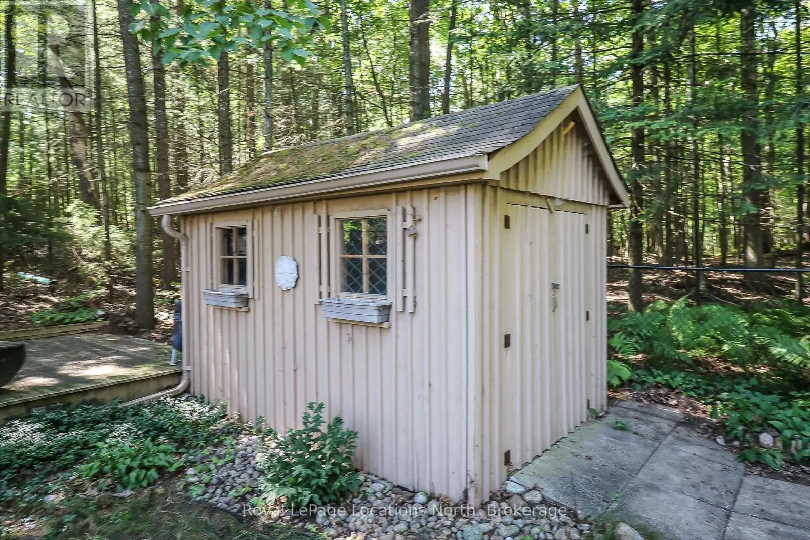 160 FERNBROOK DRIVE