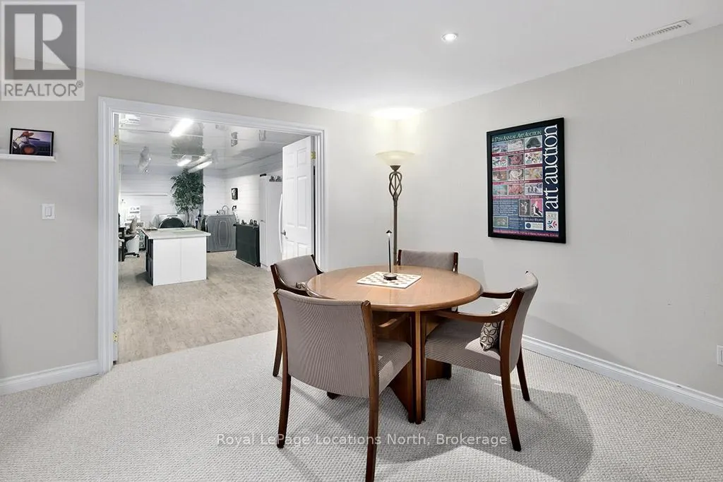 21 WATERSIDE LANE
