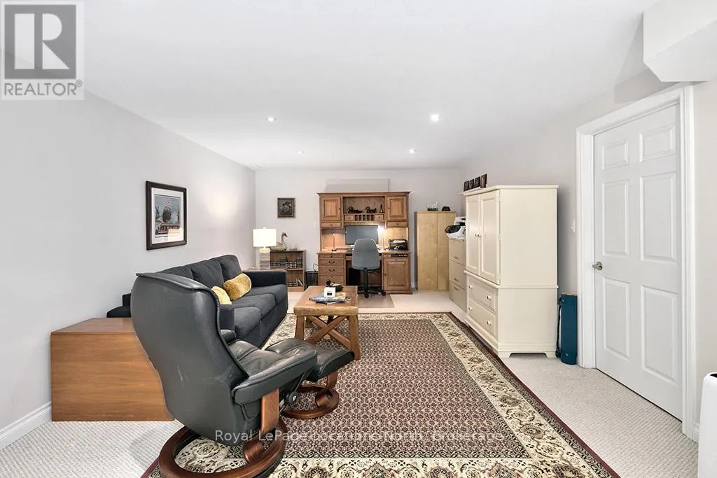 21 WATERSIDE LANE