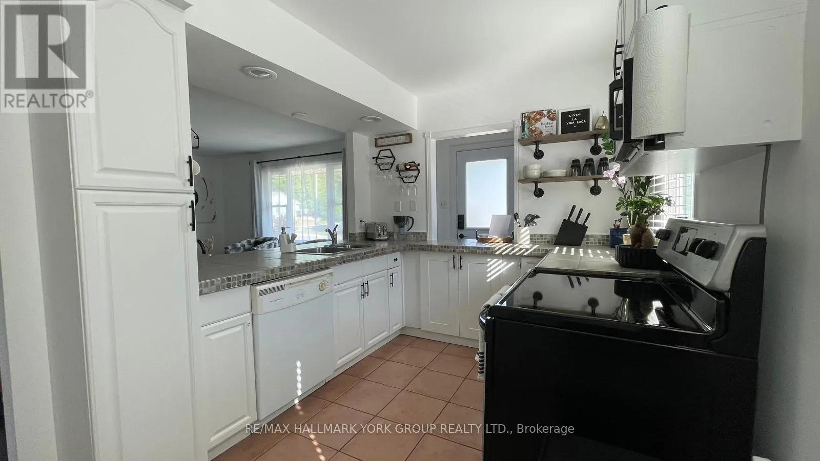 102 GUNN STREET