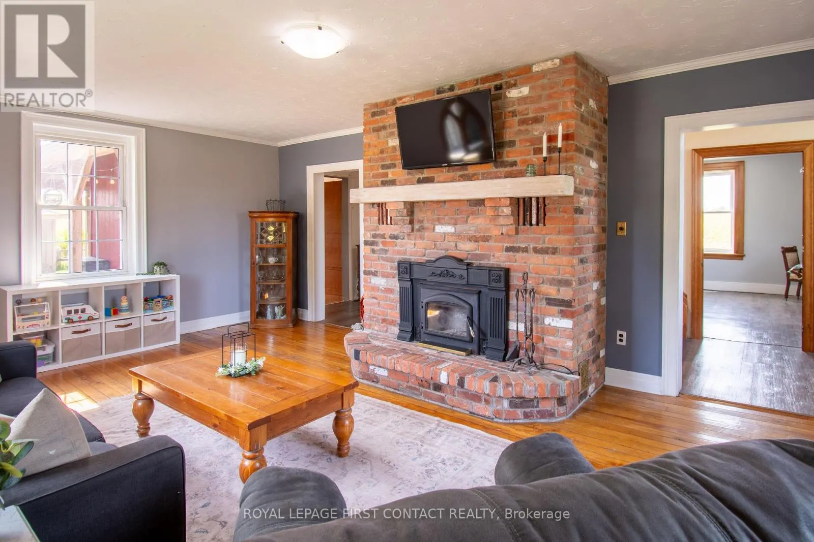 1293 RAINBOW VALLEY ROAD E