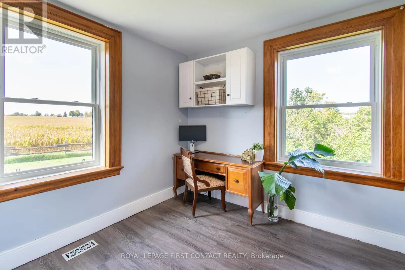 1293 RAINBOW VALLEY ROAD E