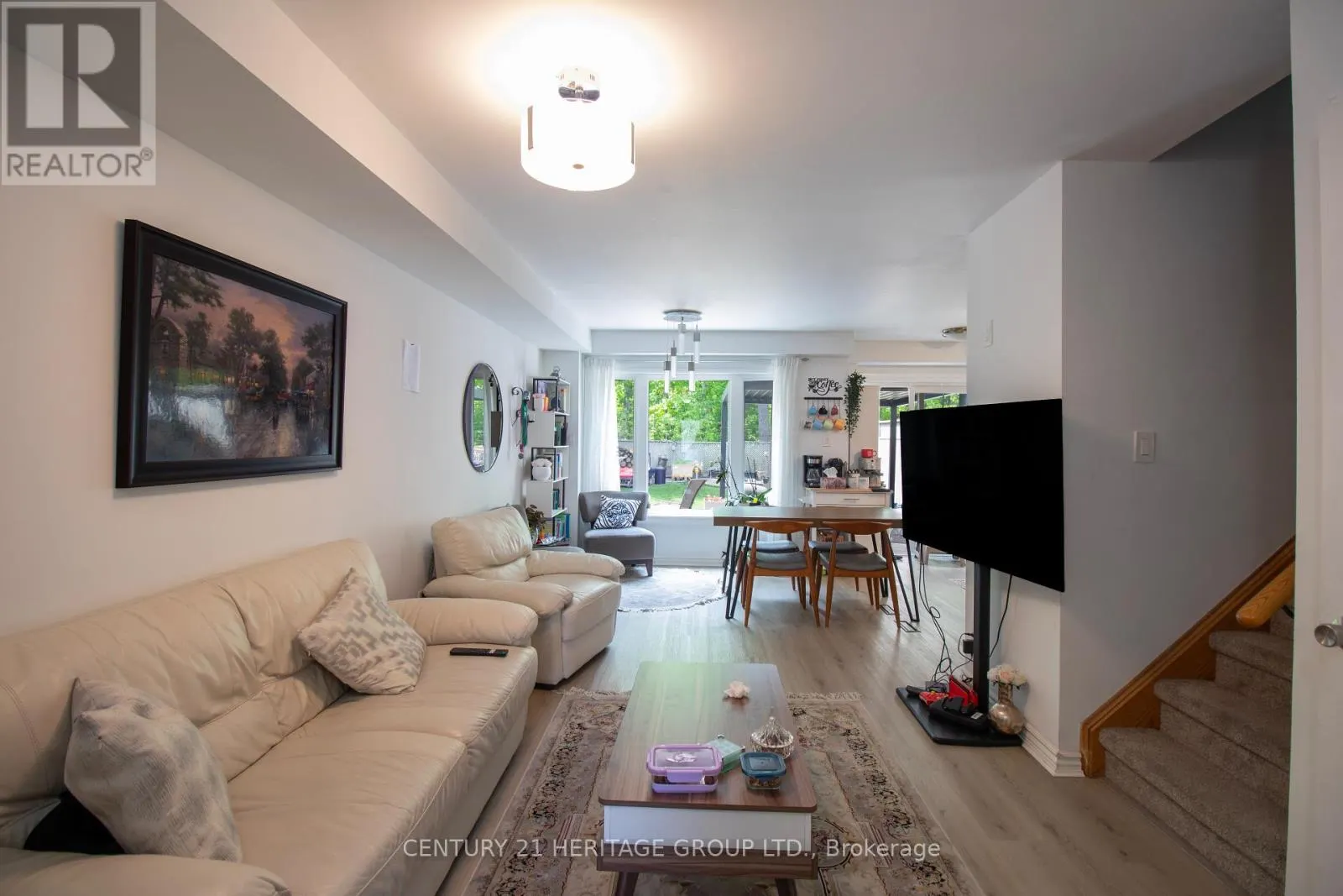 250 FERNDALE DRIVE S