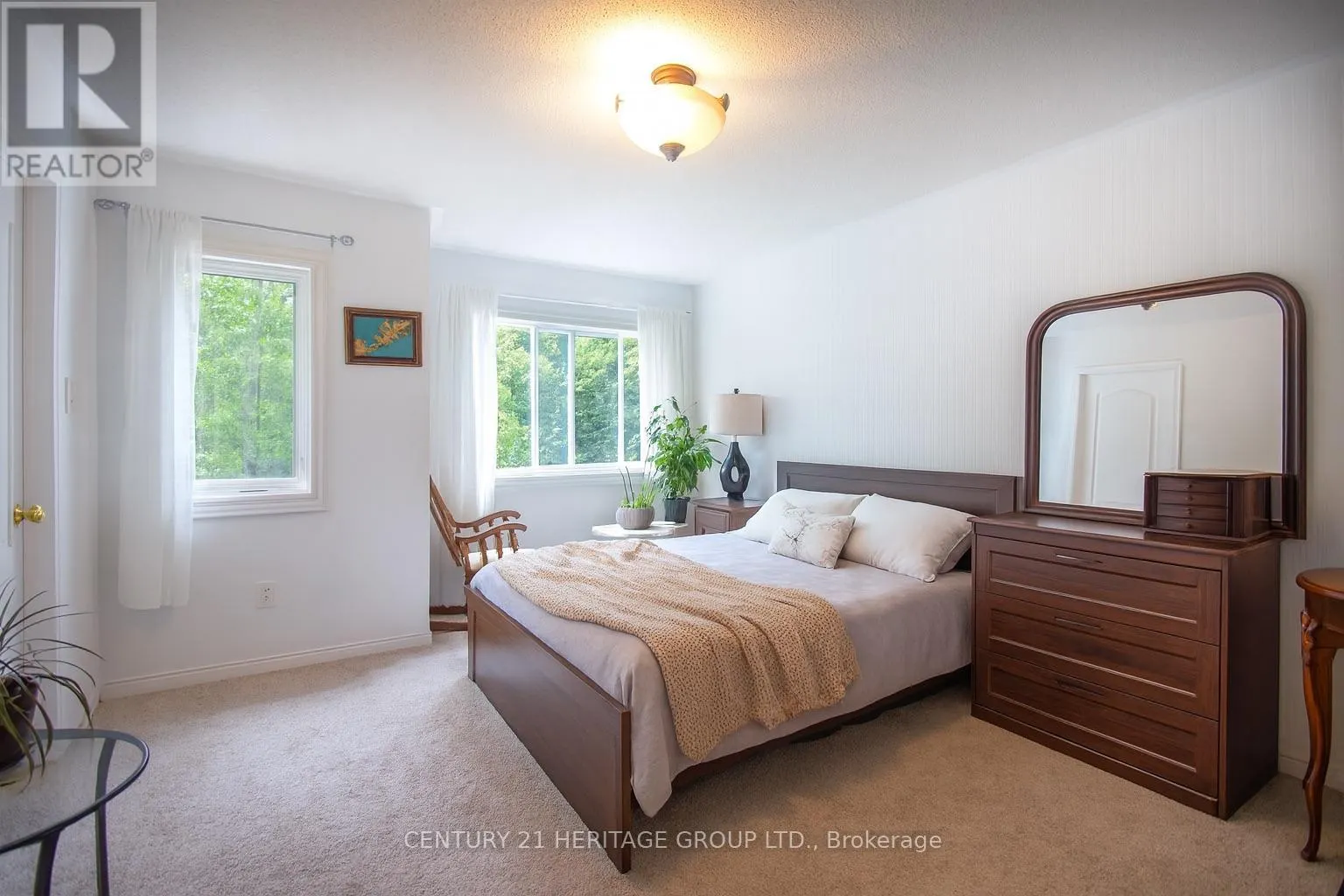 250 FERNDALE DRIVE S