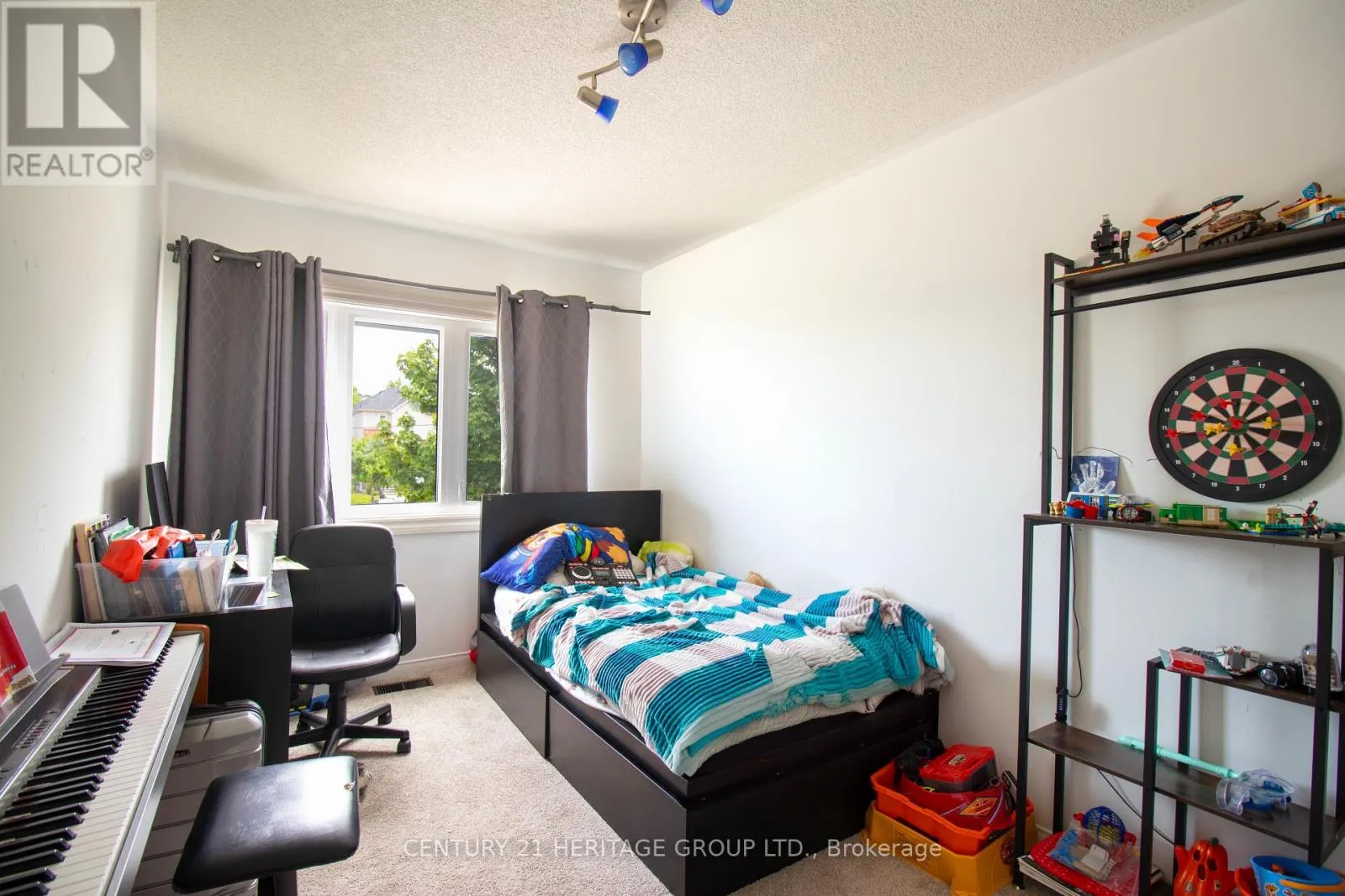 250 FERNDALE DRIVE S