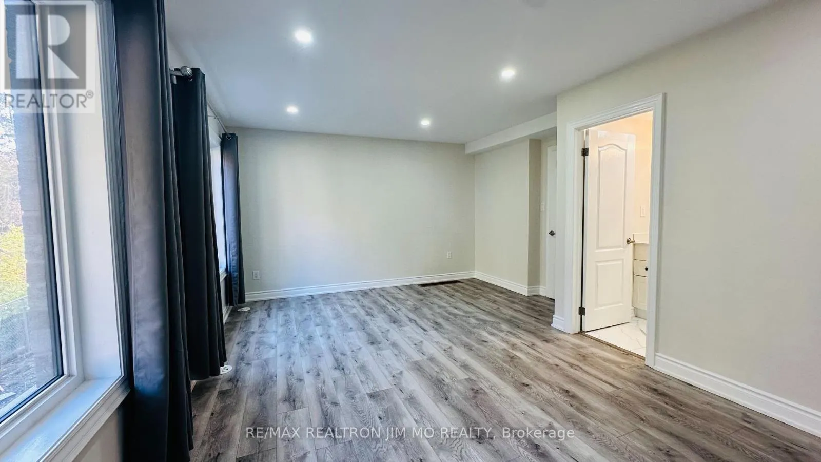 114 BLUE FOREST CRESCENT