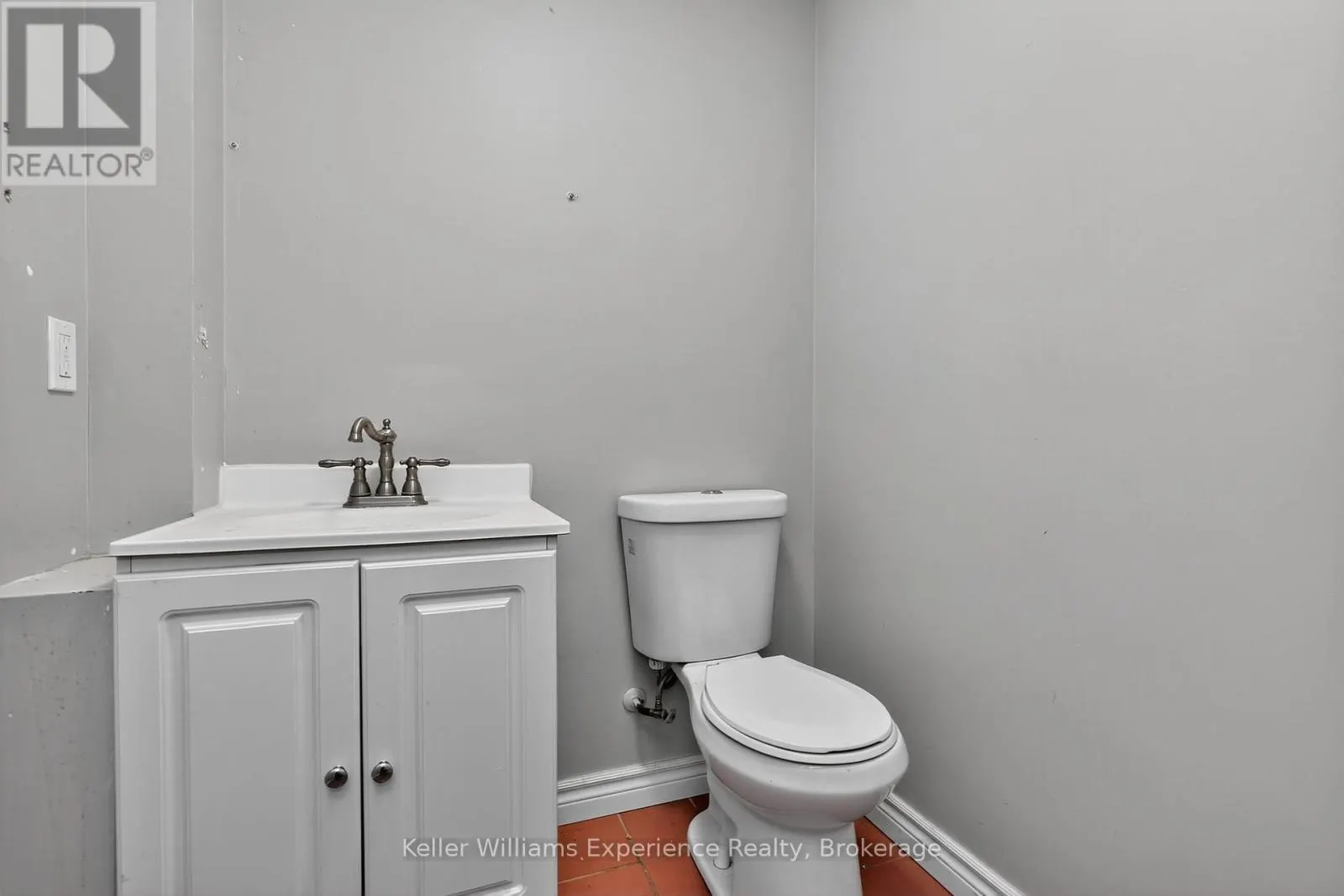 3 - 175 MAIN STREET, #3