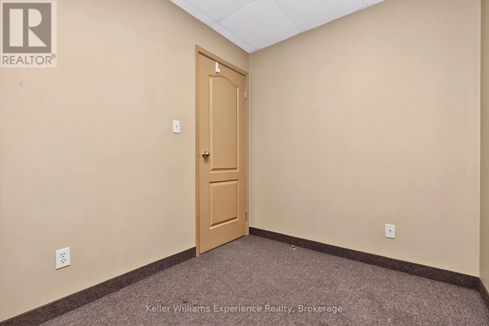 8 - 175 MAIN STREET, #8