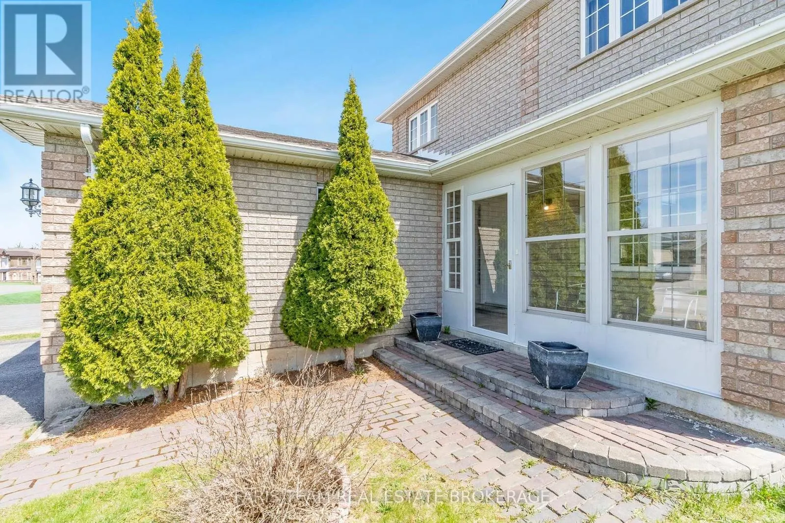 17 NICOLE MARIE AVENUE