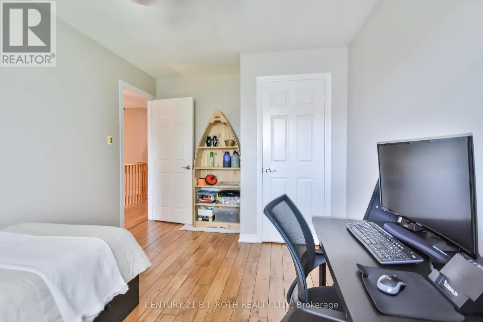 28 SHAINA COURT