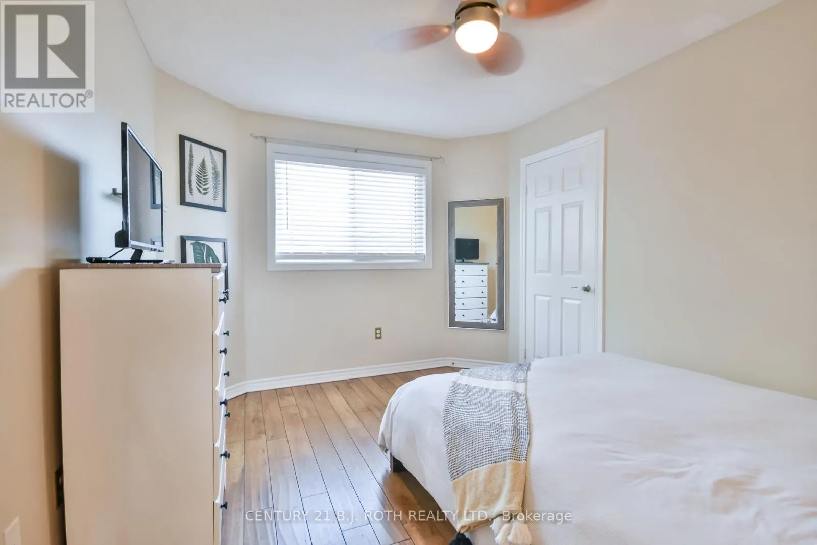28 SHAINA COURT