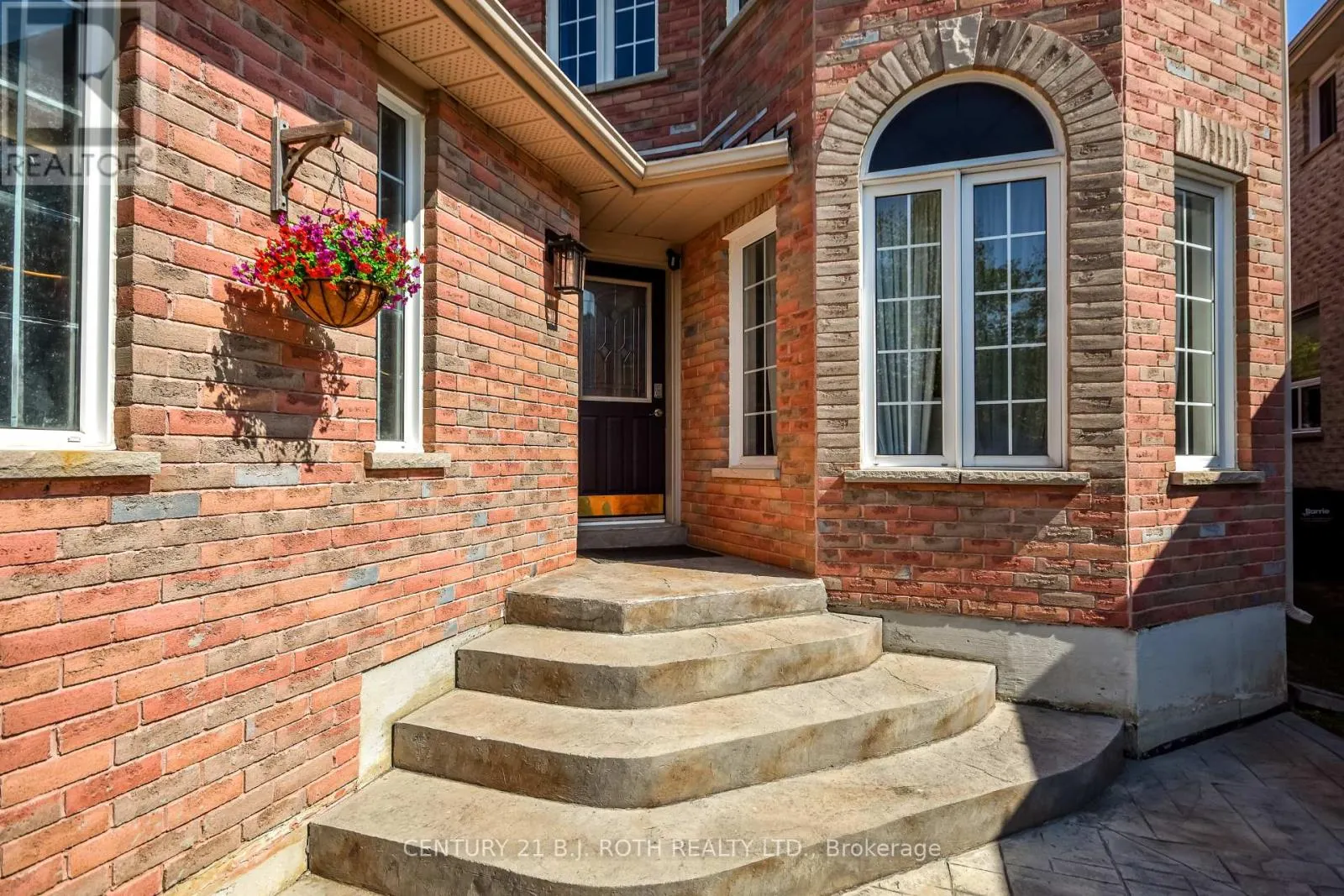 28 SHAINA COURT