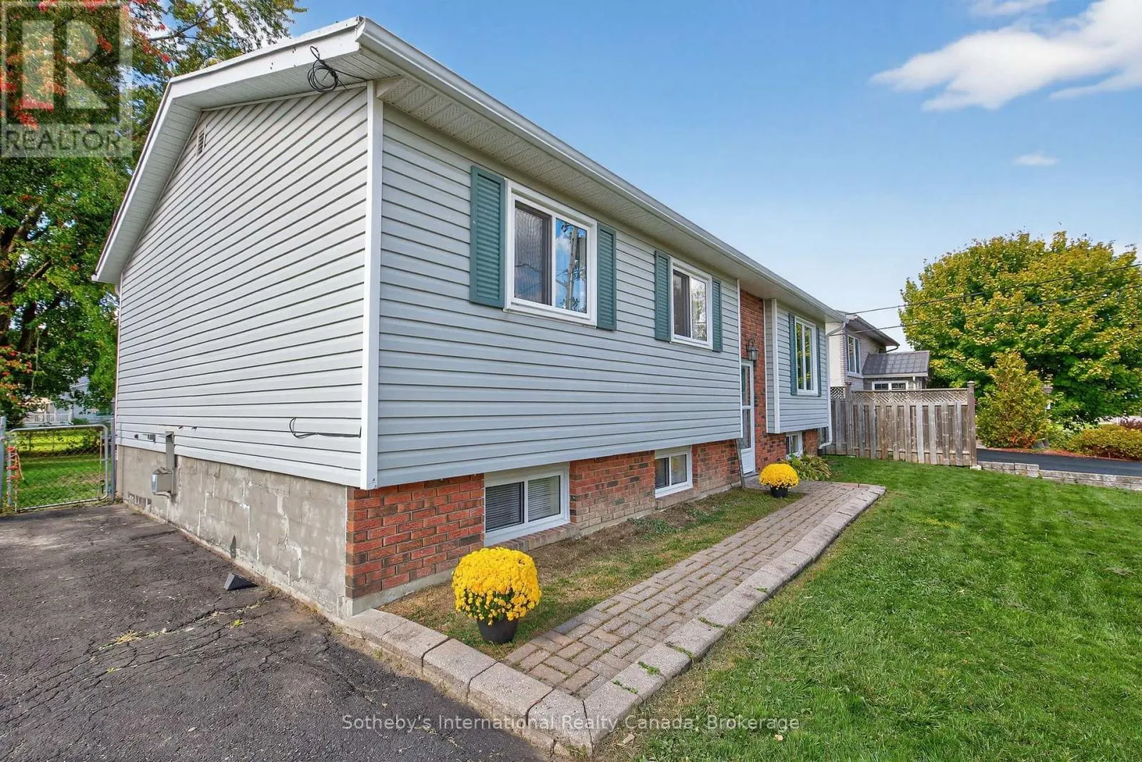 20 COMMUNITY CENTRE DRIVE