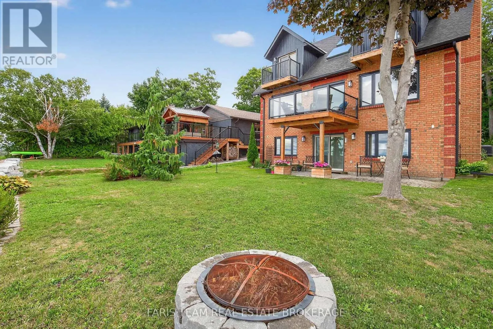 238 ROBINS POINT ROAD