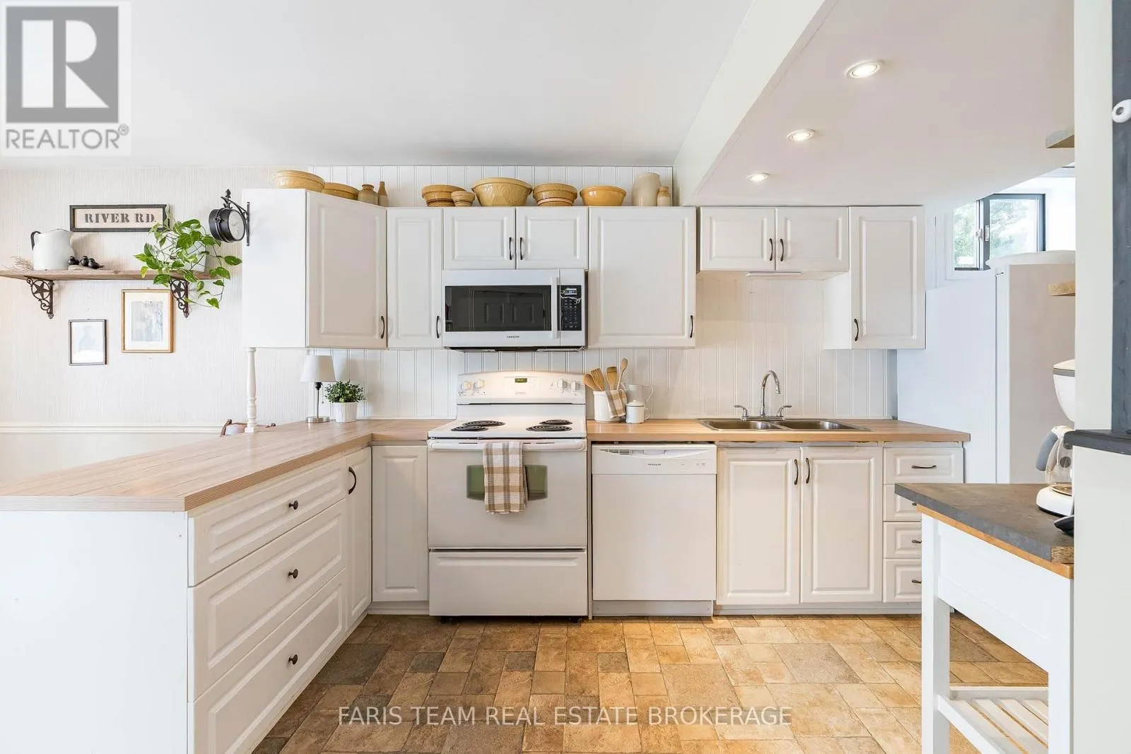 238 ROBINS POINT ROAD