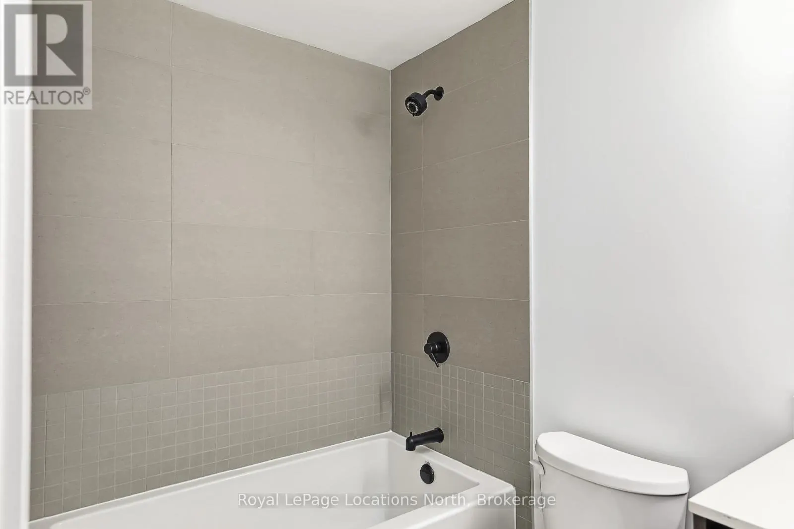 203 - 31 HURON STREET, #203