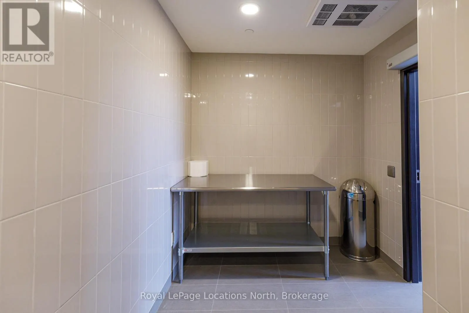 203 - 31 HURON STREET, #203
