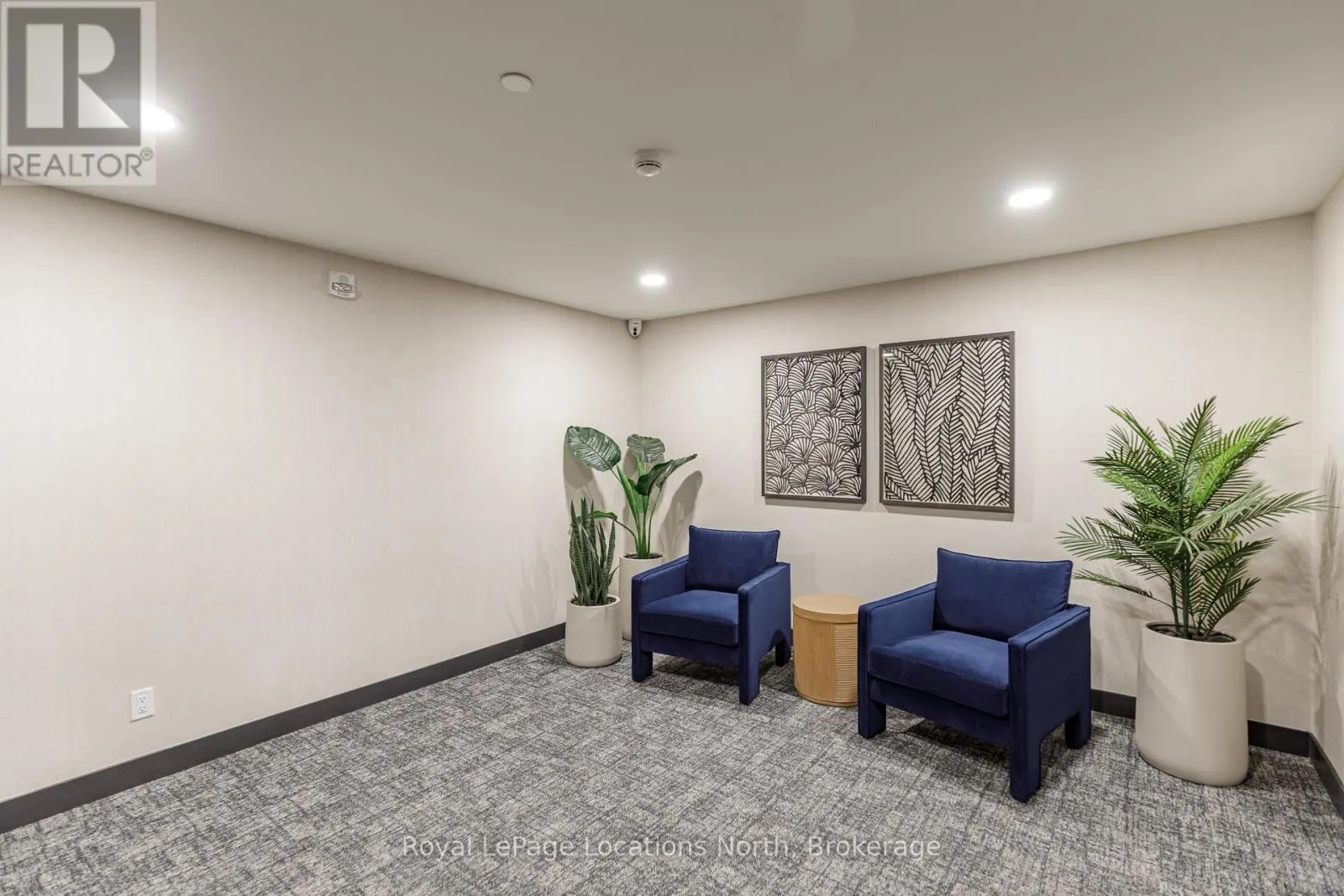 203 - 31 HURON STREET, #203