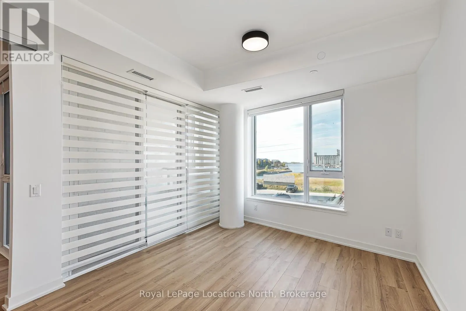 203 - 31 HURON STREET, #203