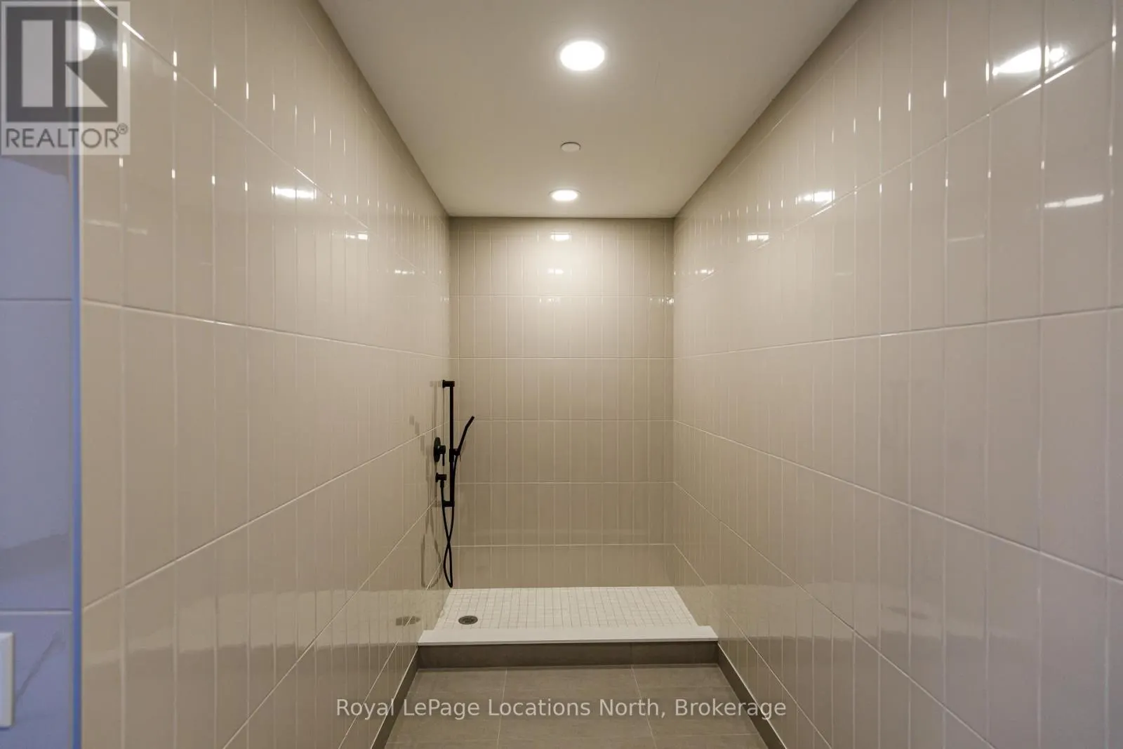 203 - 31 HURON STREET, #203