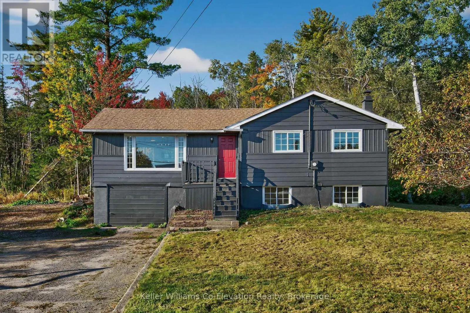556 CHAMPLAIN ROAD