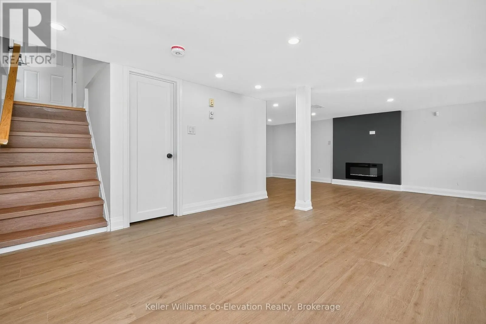 556 CHAMPLAIN ROAD