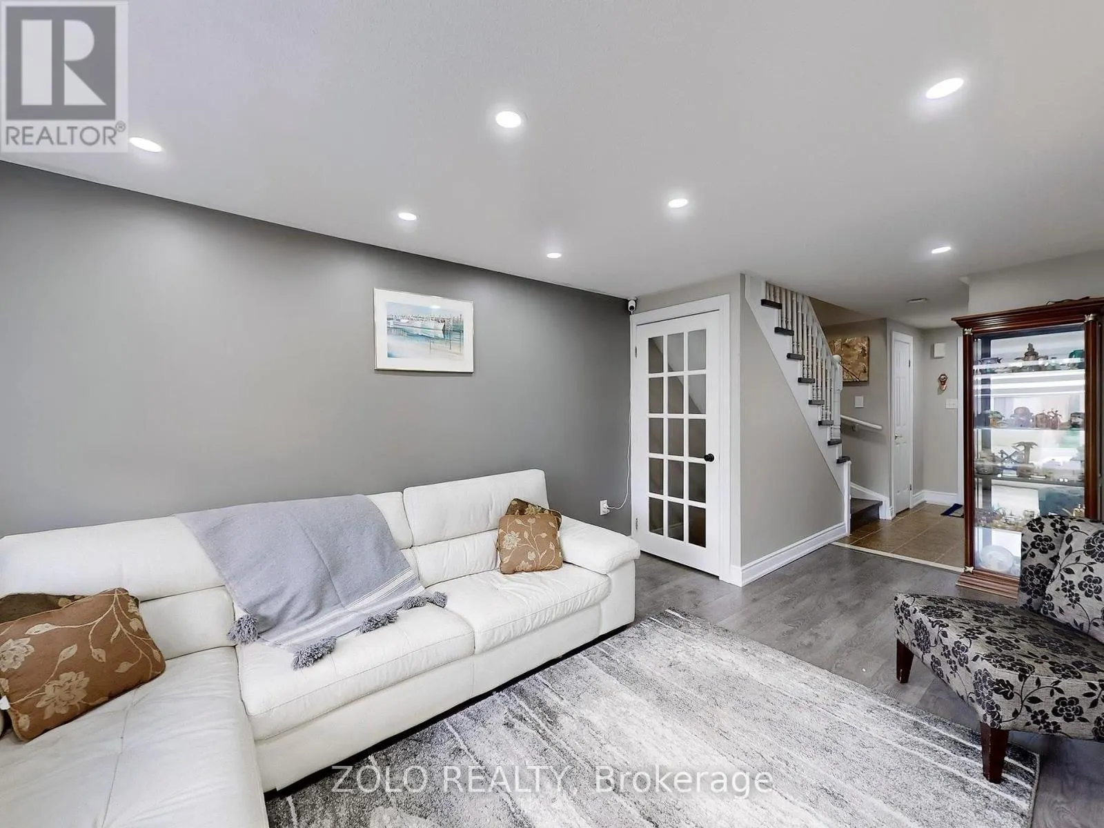 69 LION'S GATE BOULEVARD