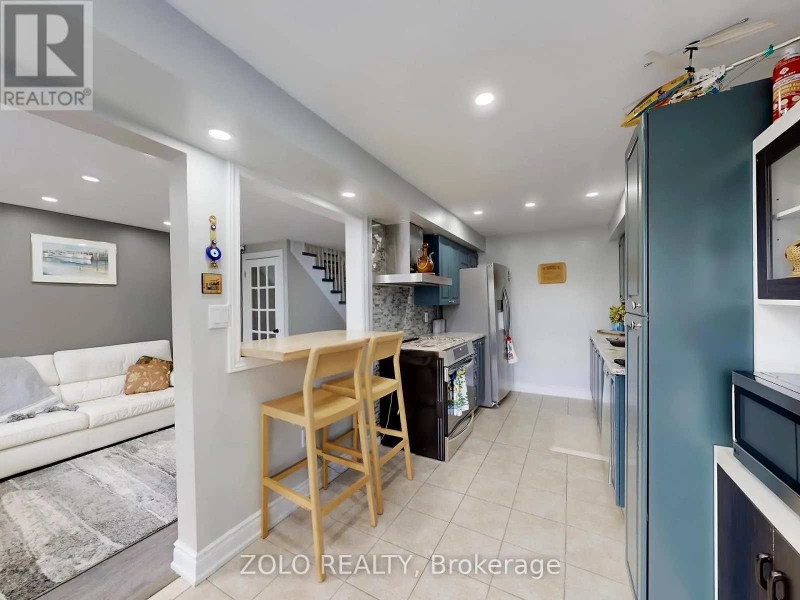 69 LION'S GATE BOULEVARD