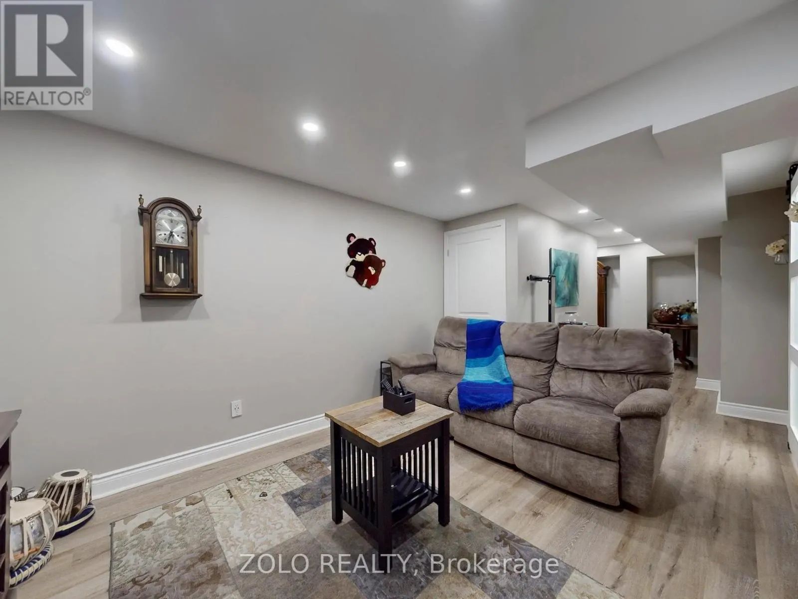 69 LION'S GATE BOULEVARD