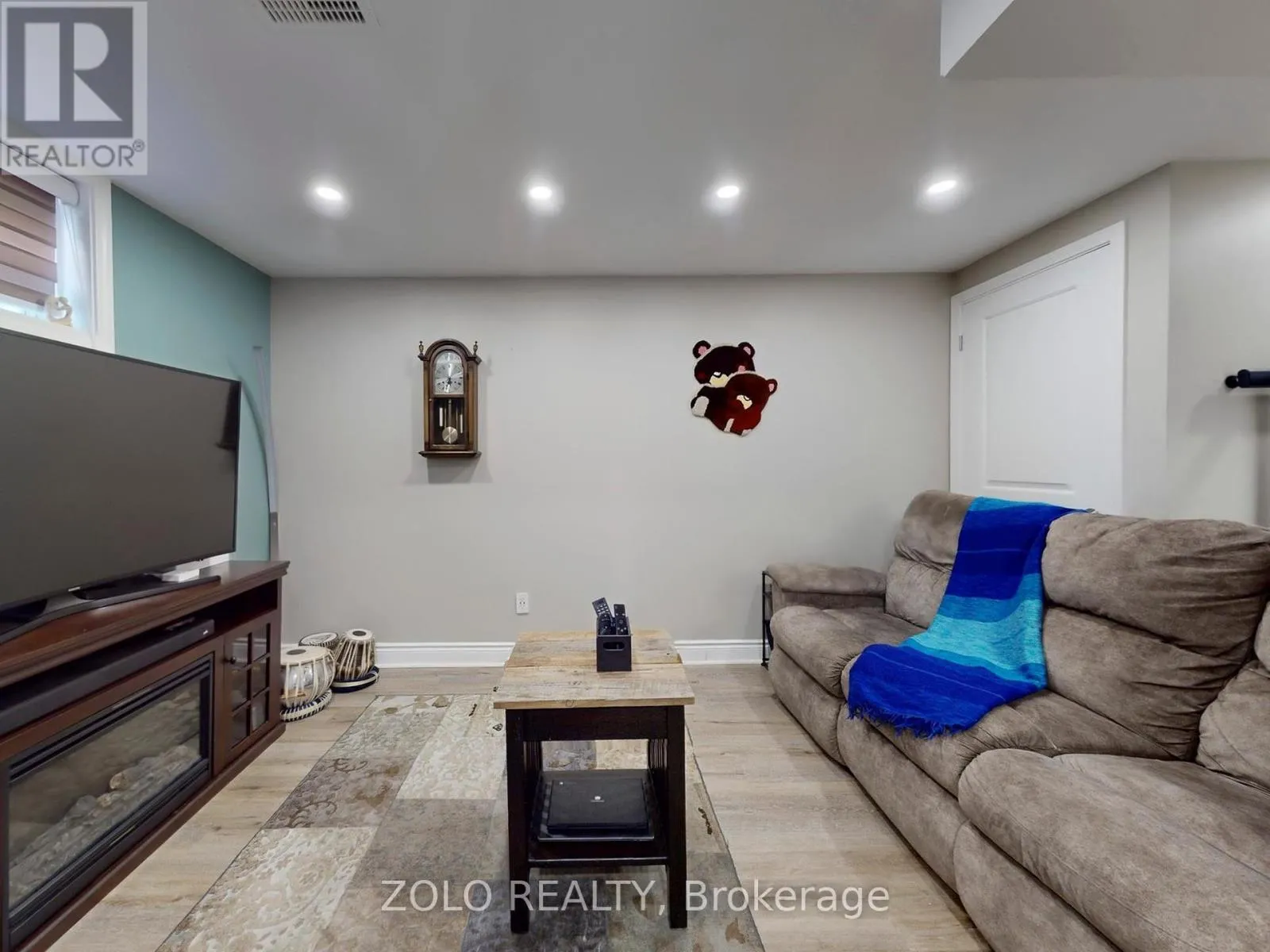 69 LION'S GATE BOULEVARD