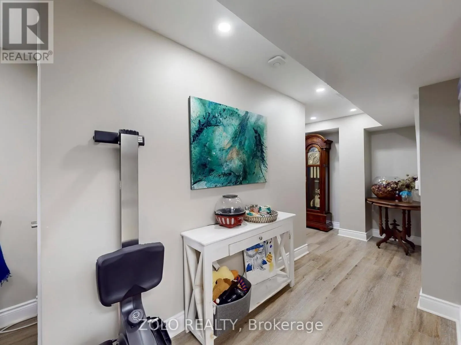 69 LION'S GATE BOULEVARD