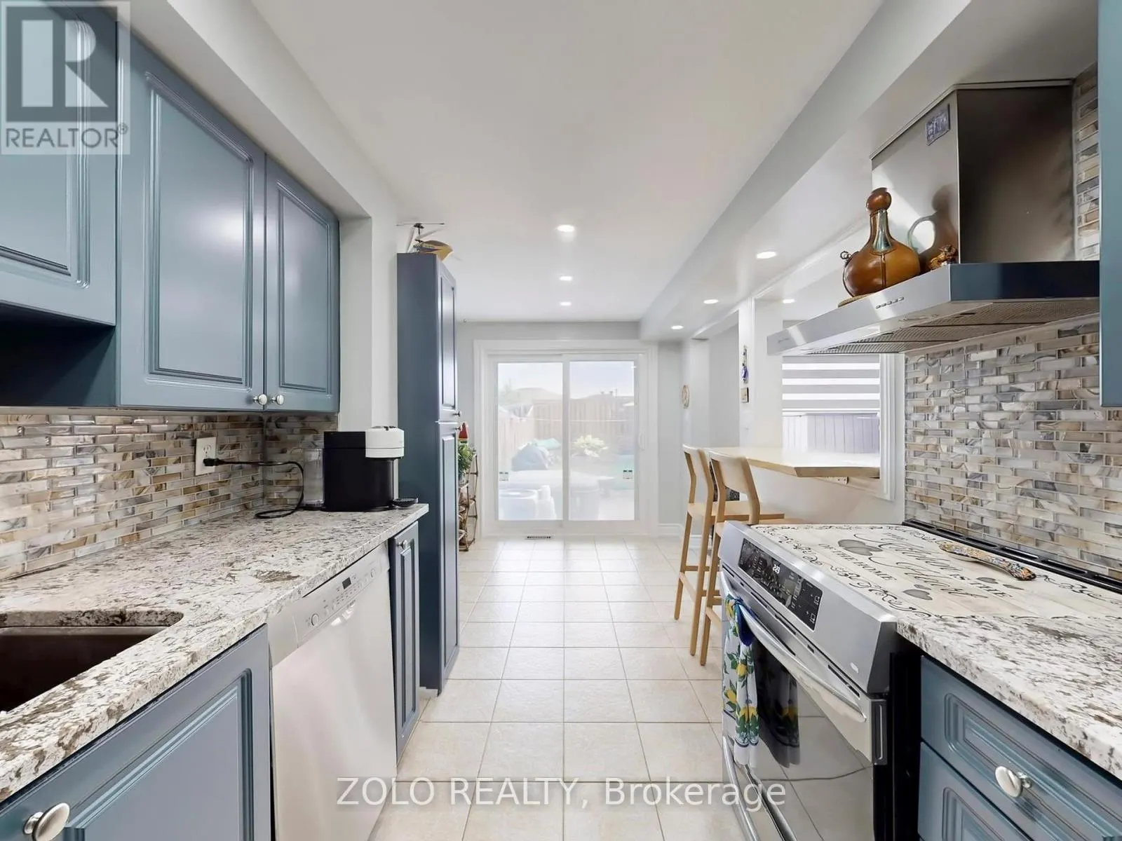 69 LION'S GATE BOULEVARD