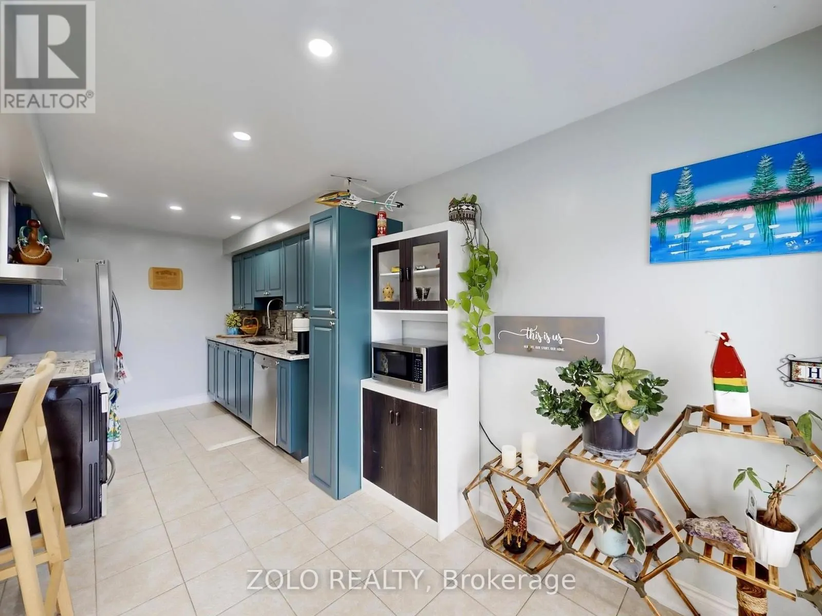 69 LION'S GATE BOULEVARD