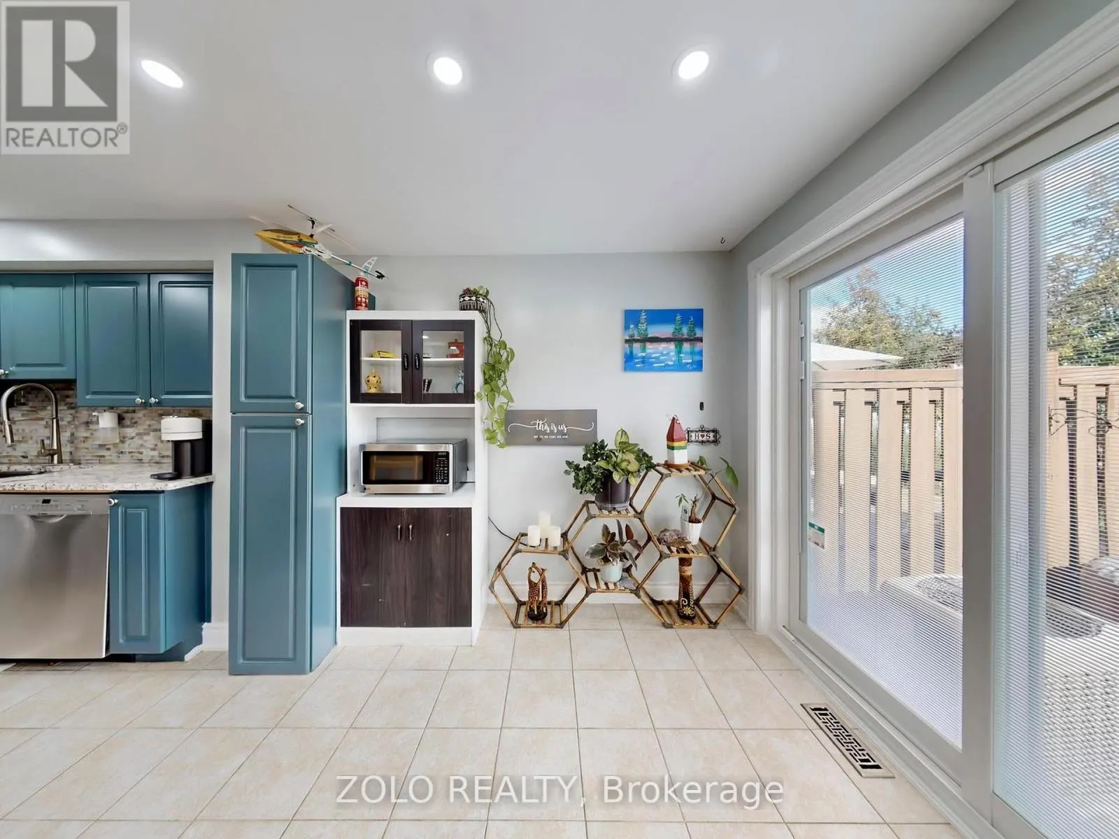 69 LION'S GATE BOULEVARD