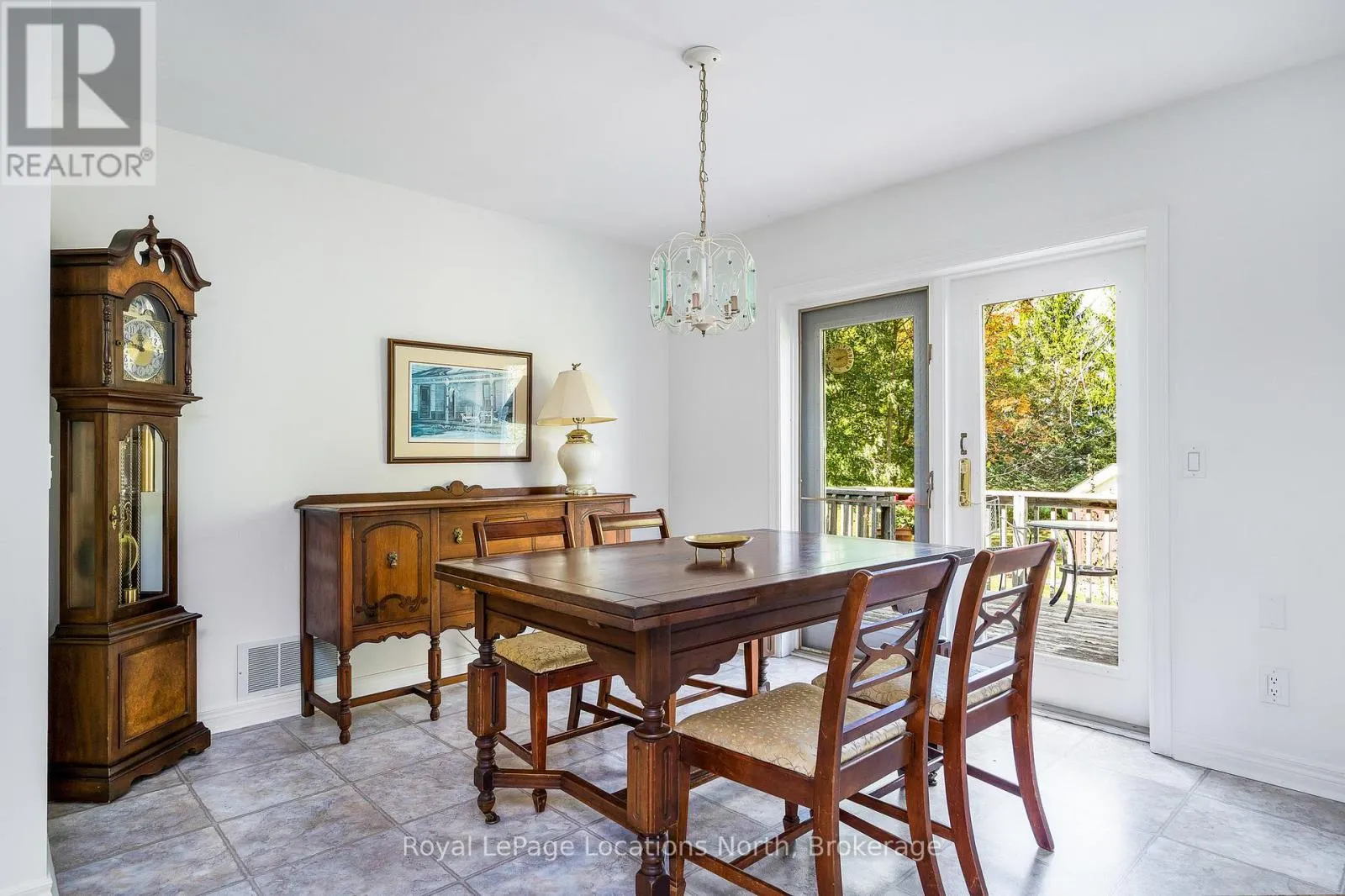 14 SYDENHAM TRAIL W