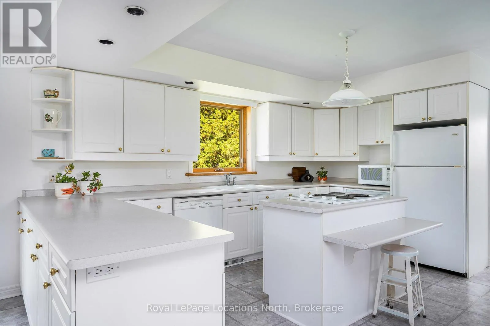 14 SYDENHAM TRAIL W