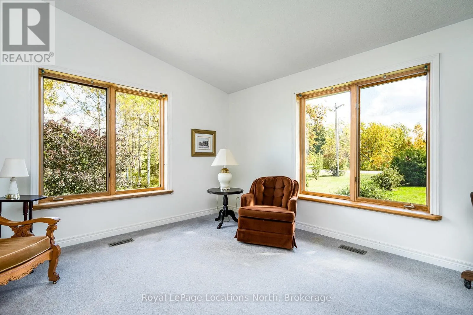 14 SYDENHAM TRAIL W